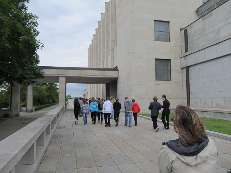 img00002.jpg