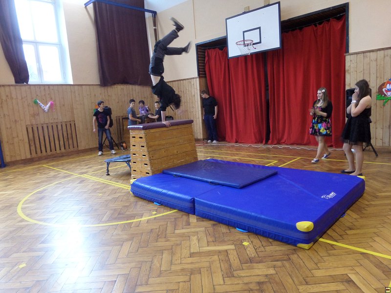 img00012.jpg
