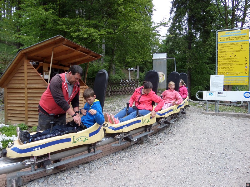 img00107.jpg