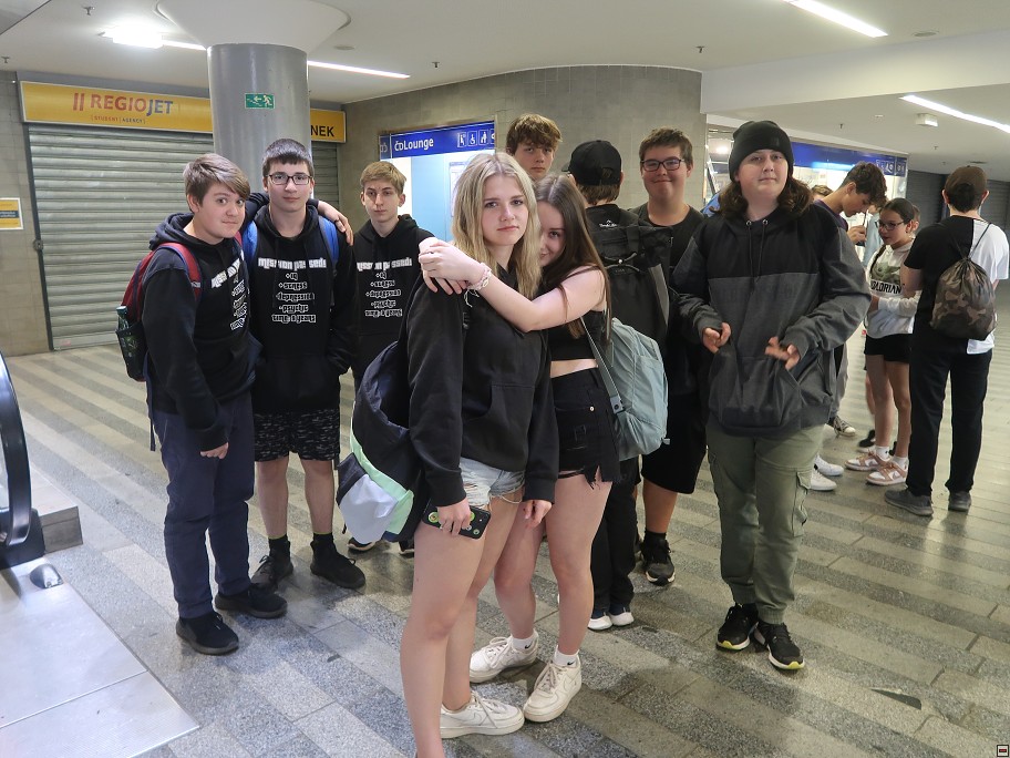 img00002.jpg