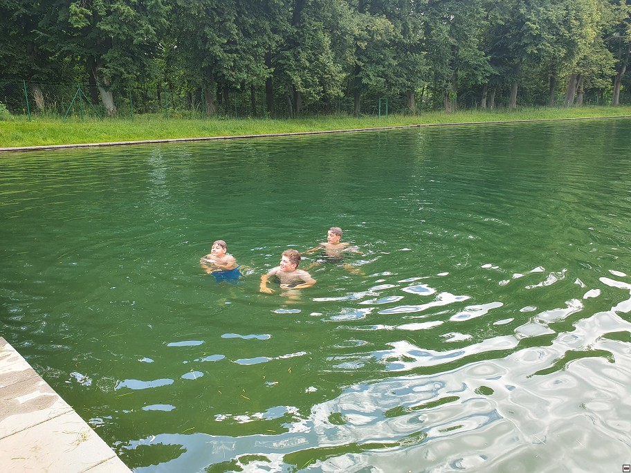 img00027.jpg