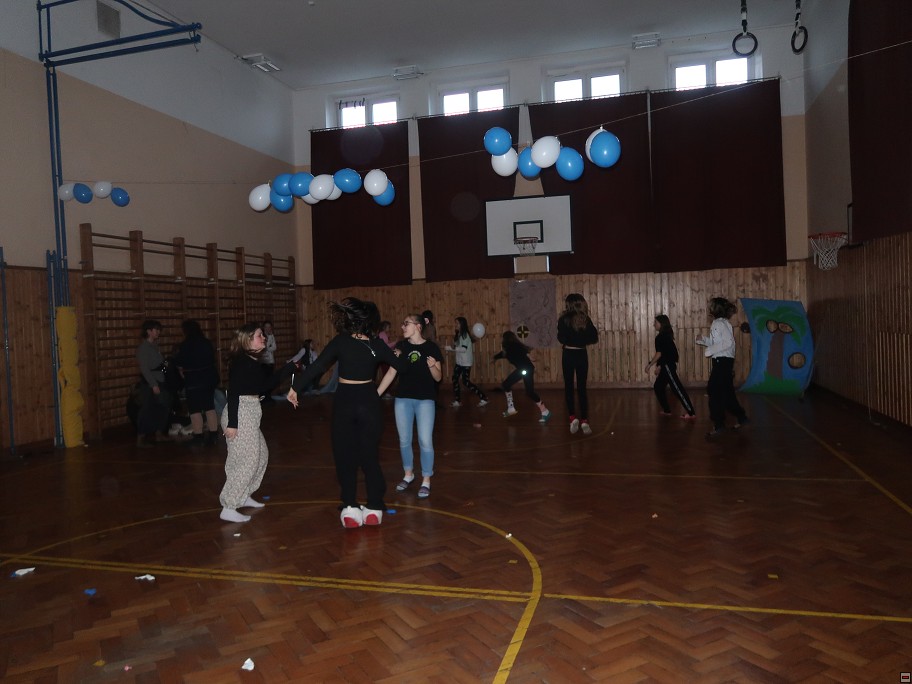 img00064.jpg
