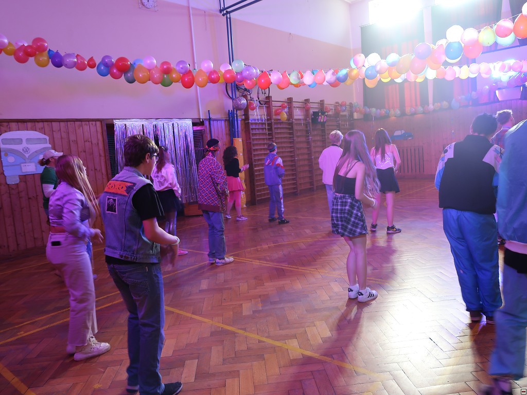 img00004.jpg