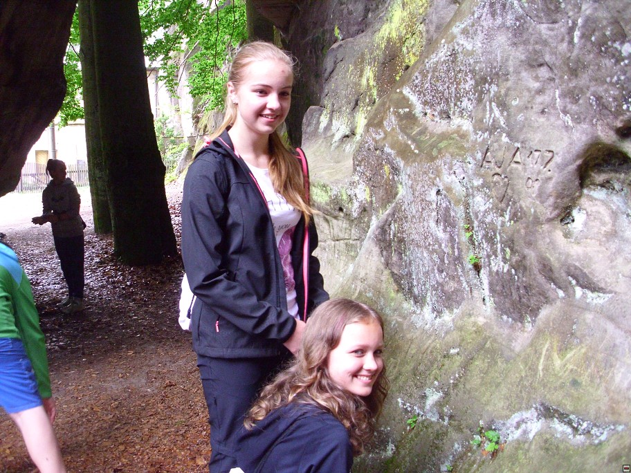img00019.jpg