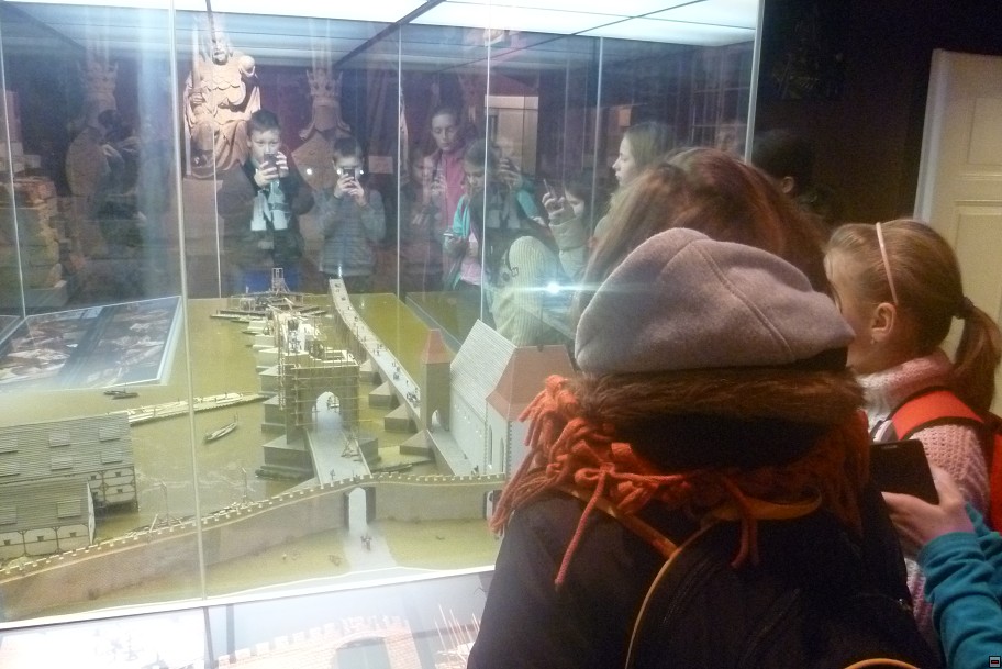 img00015.jpg