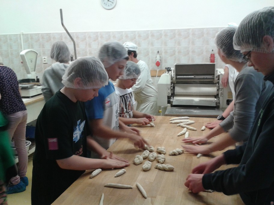 img00006.jpg