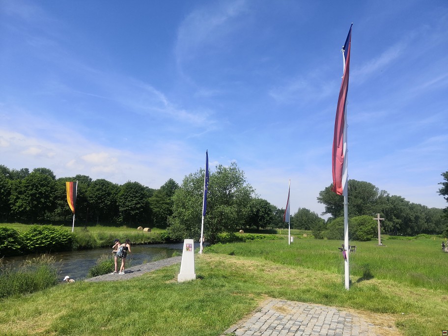 img00030.jpg