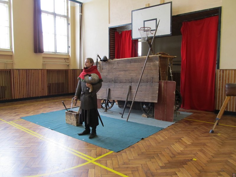 img00004.jpg