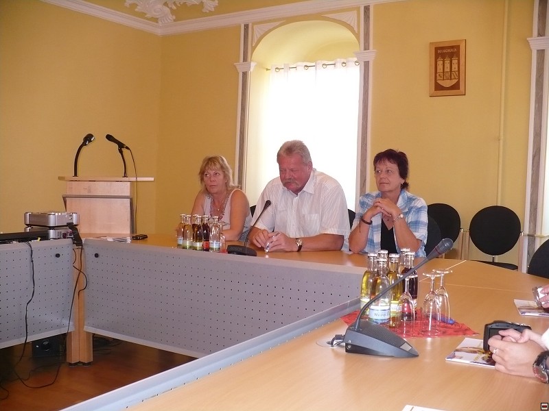img00019.jpg
