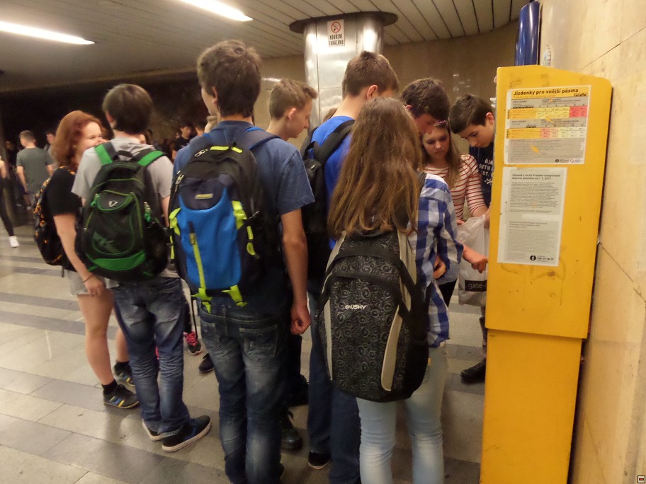 img00100.jpg